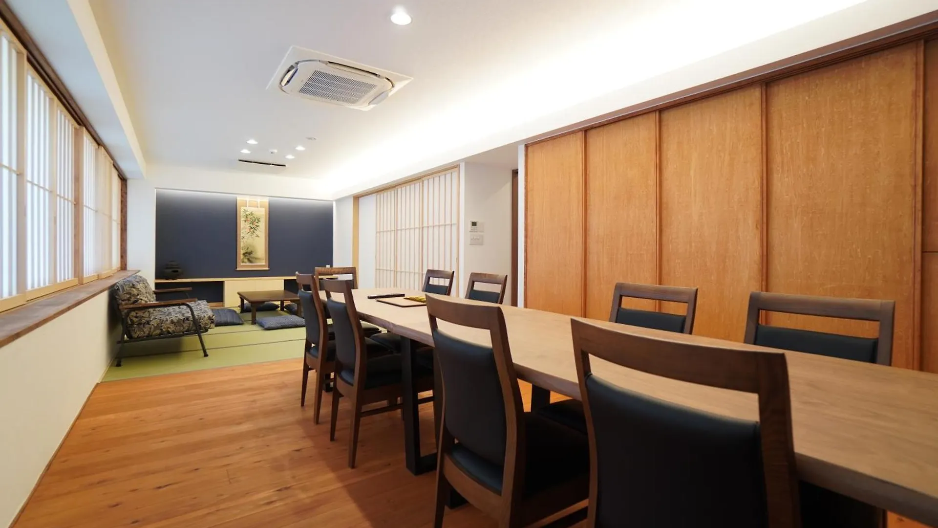Bird Hostel Palace Side Suite Kyoto Apartment